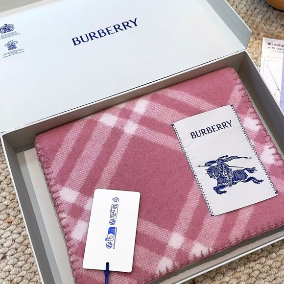 Burberry Check Wool Scarf with Box - Soft Brushed Finish - Picture 1 of 7